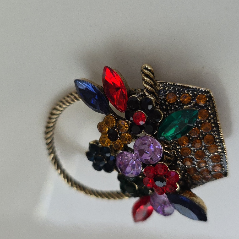 Floral Gem filled Weave Basket Brooch - Picture 3 of 4